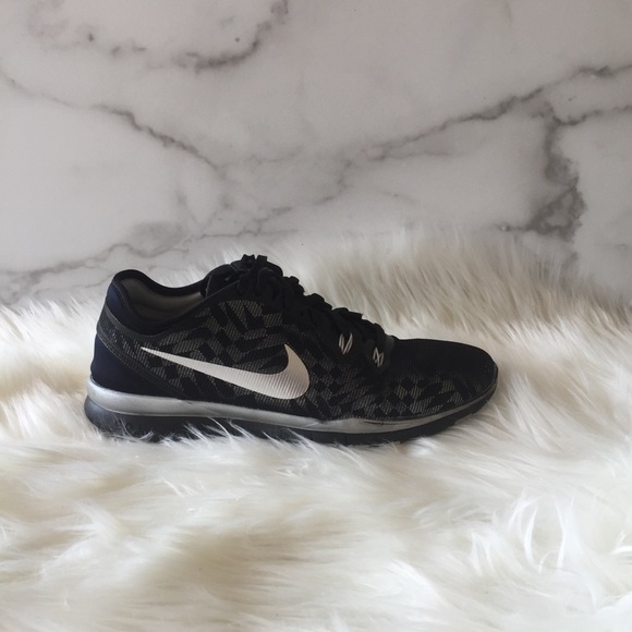 Nike Shoes - Nike Free TR Fit 5.0